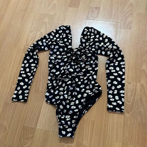 VOLCOM Bodysuit - Picture 3 of 7